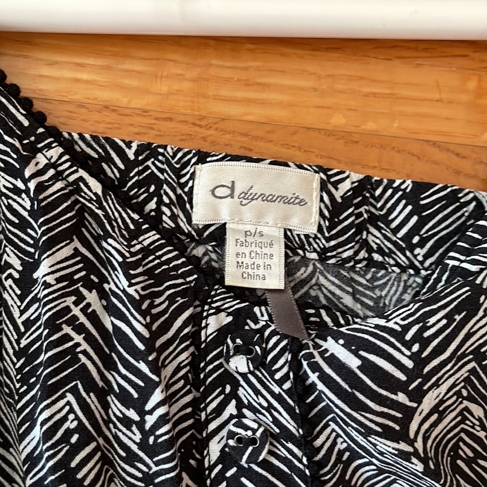 Dynamite patterned romper - Picture 3 of 4